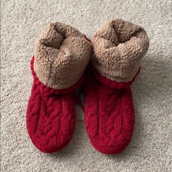 Adorable cable knit slippers gap size L (9/10) - Picture 3 of 5
